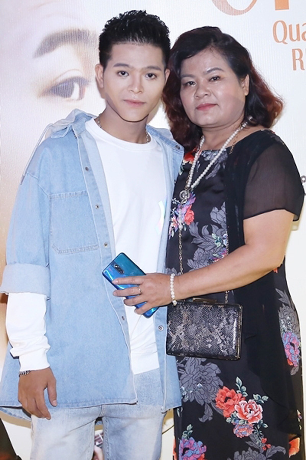 Nhiều năm sau khi ở ẩn, Quang Anh đổi tên trở thành Rhyder