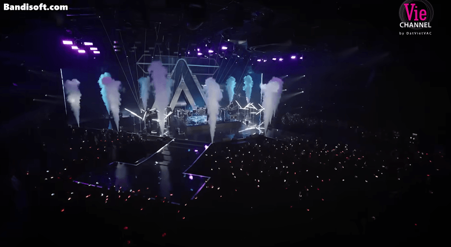 Sân khấu hoành tráng với rất nhiều nhạc cụ trong tiết mục của Rhyder. Nam ca sĩ hé lộ: 