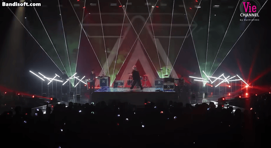 Đây có lẽ là khoảnh khắc khép lại tiết mục solo nhiều cảm xúc của Rhyder được chương trình hé lộ