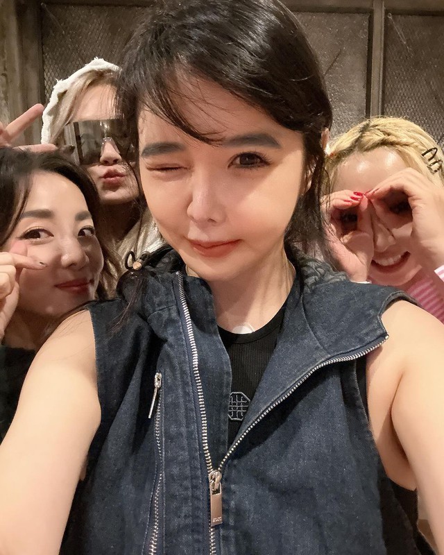 Động thái của Park Bom khiến fan lo ngại, mới đó cô còn cập nhật hình ảnh luyện tập cùng 2NE1