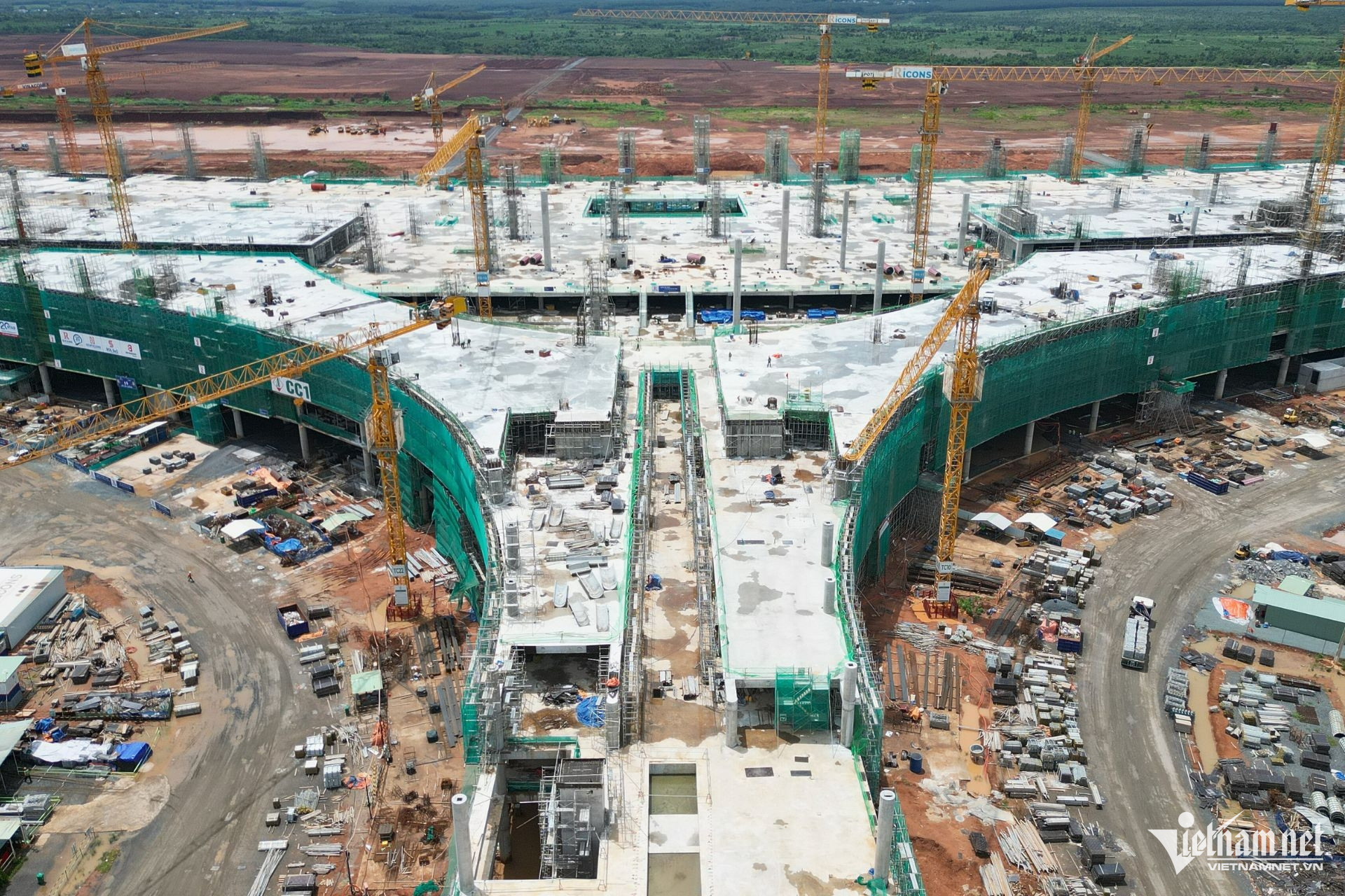 Toàn bộ phần thô từ tầng 1 đến tầng 4 nhà ga hành khách -