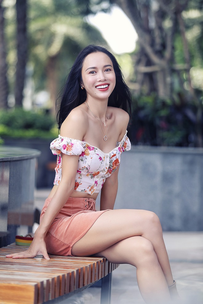 Vũ Ngọc Anh hầu như không có kinh nghiệm biểu diễn trên sân khấu