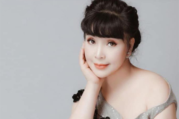 NSND Lan Hương là nghệ sĩ nổi tiếng ở sân khấu kịch miền Bắc.