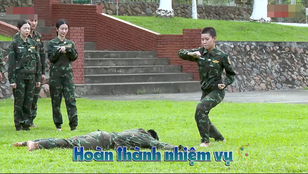 Pháo cũng gây bất ngờ khi thể hiện tinh thần chiến đấu tốt, động tác dứt khoát mạnh, khiến đồng đội nghi ngờ là có học võ nhưng giấu.