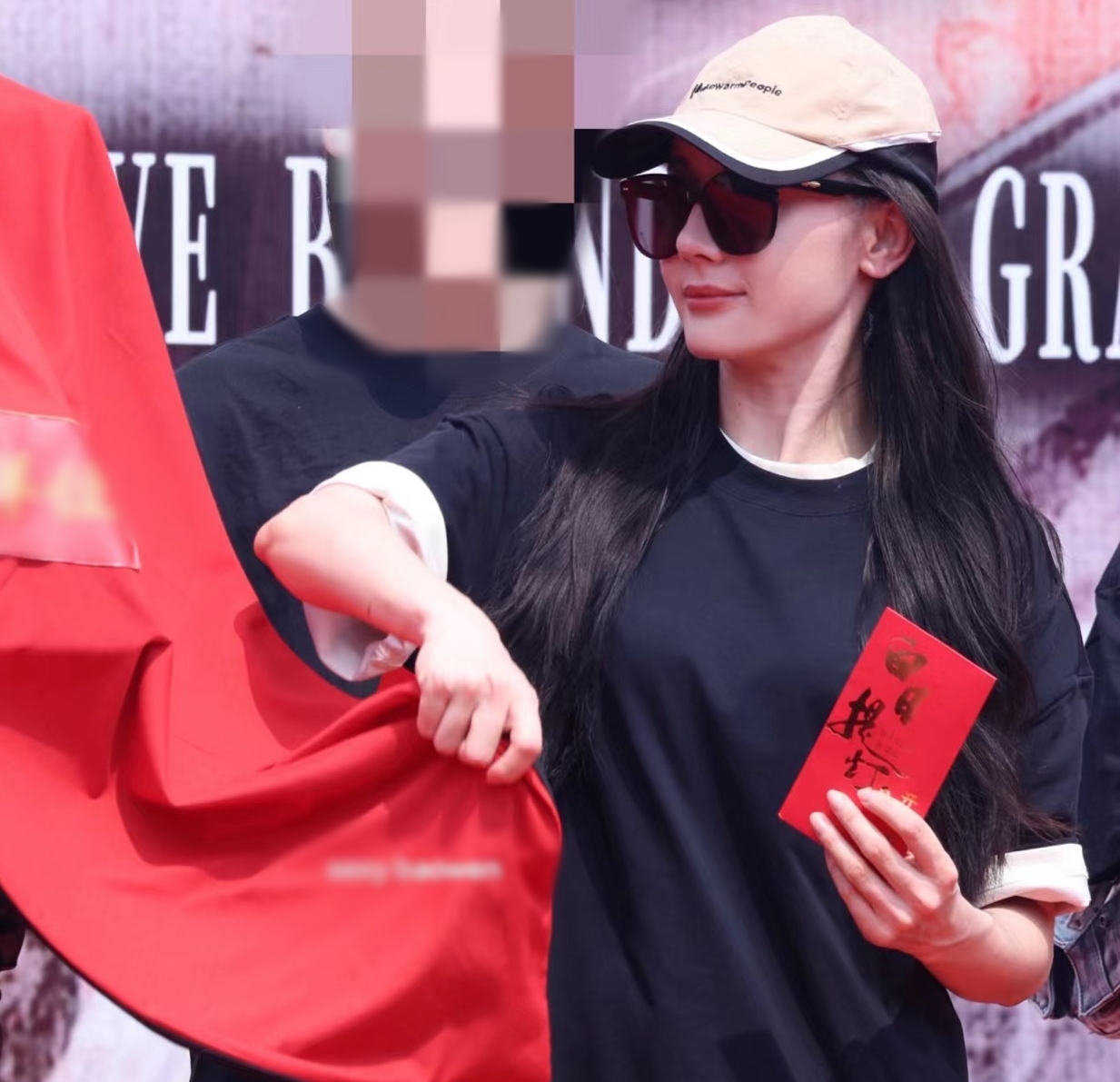 Bộ phim cổ trang này của Địch Lệ Nhiệt Ba không được kỳ vọng nhiều