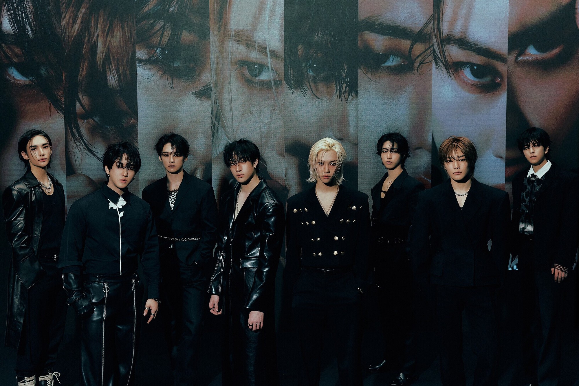 Stray Kids mở khoá nhiều 