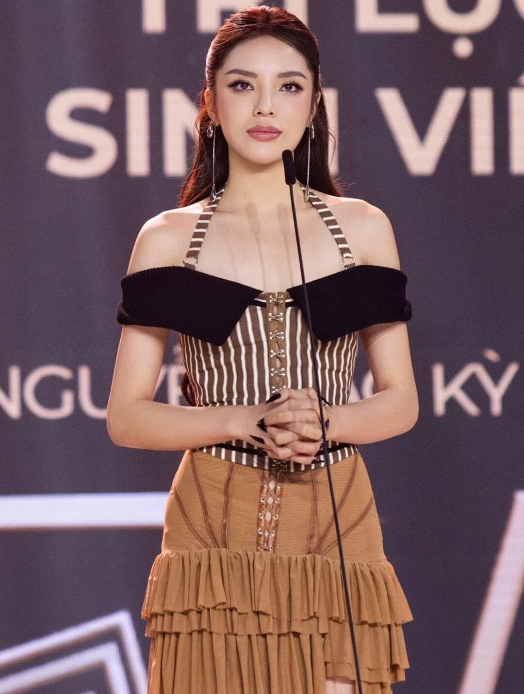 Kỳ Duyên nhận được nhiều lời khen ở phần thi thuyết trình.