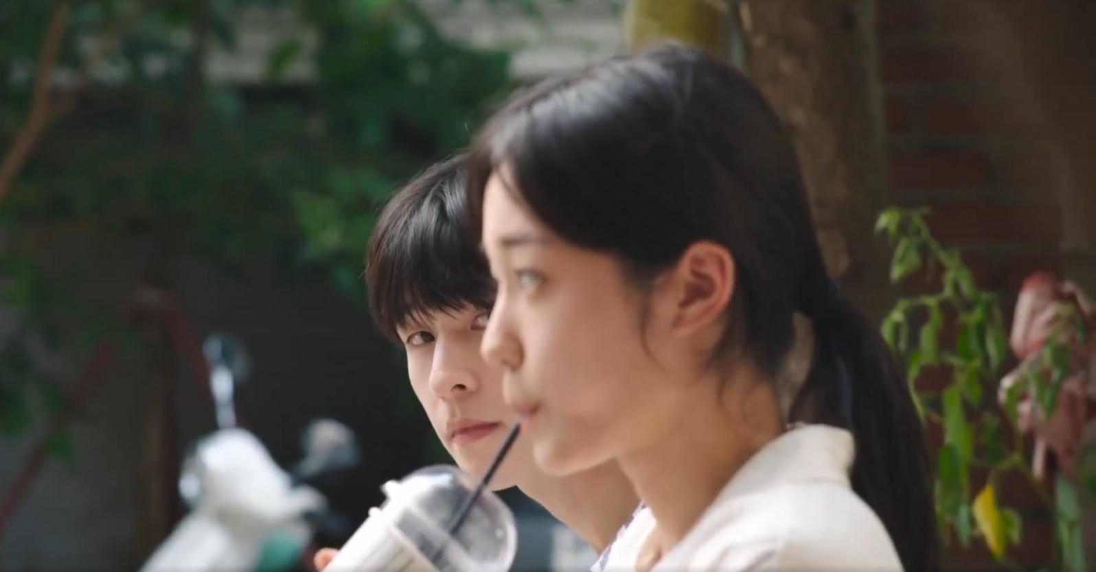 Hong Kyung và Roh Yoon Seo được khen có 