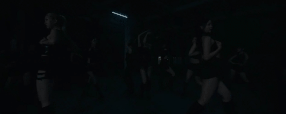 Cô nàng thể hiện nhiều khía cạnh thú vị