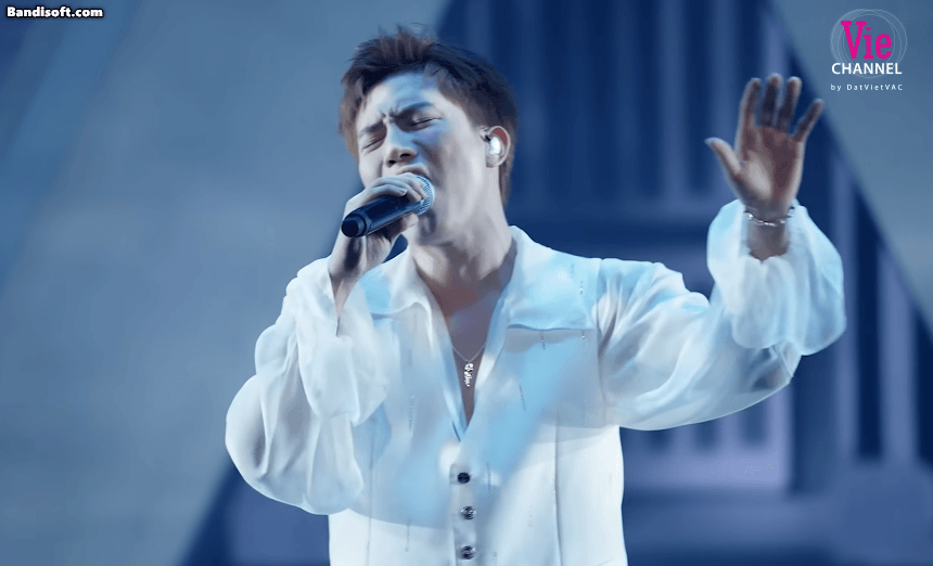 Anh Tú hứa hẹn đốn tim khán giả với giọng hát siêu ngọt ngào