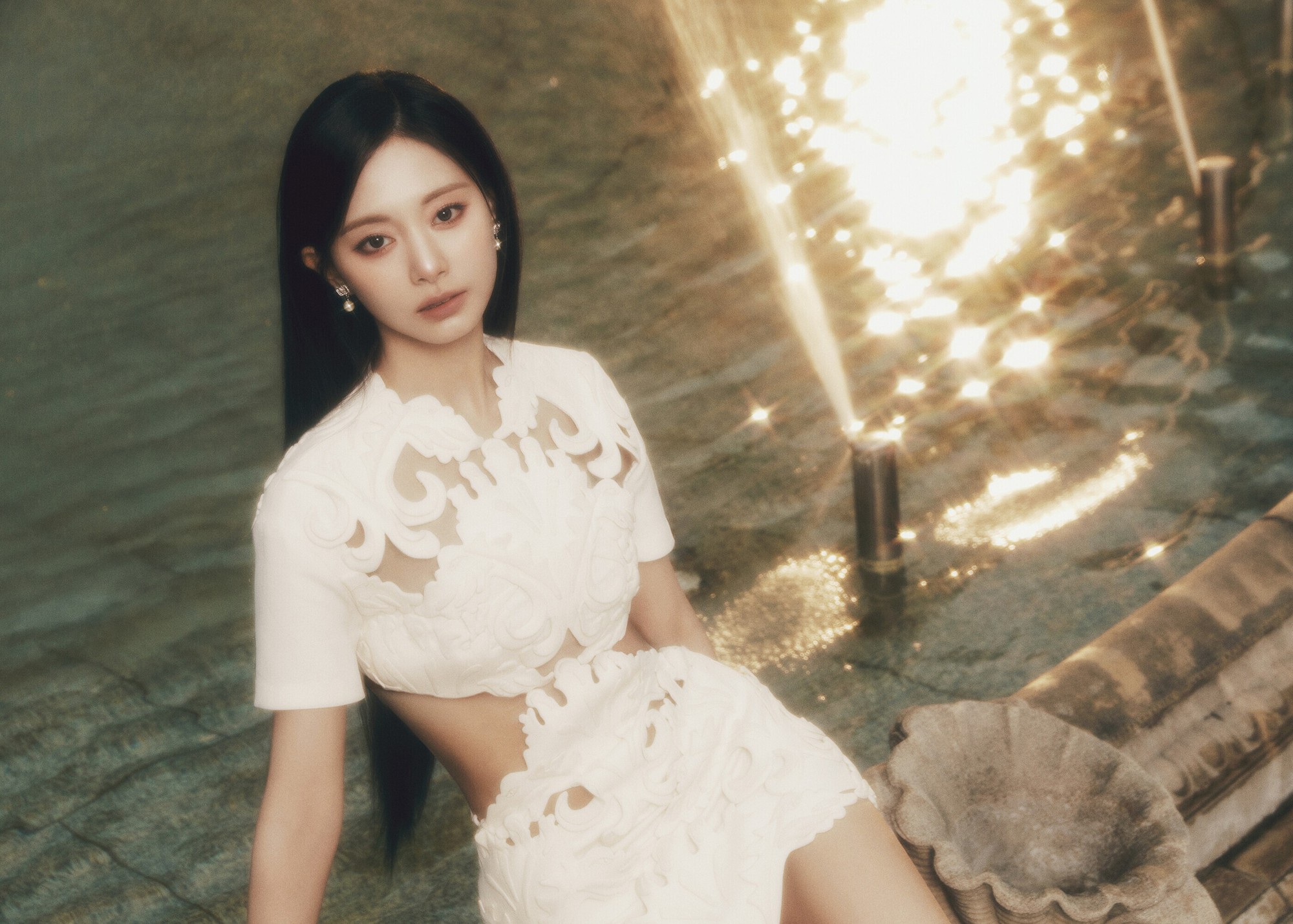 Tzuyu được chuẩn bị những thứ phù hợp với bản thân cô, nhưng thiếu đi một vài sự đột phá về âm nhạc lẫn hình ảnh