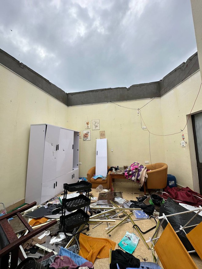 Công ước tính thiệt hại trong nhà trọ và quán của mình lên đến 15 triệu đồng. (Ảnh: NVCC)