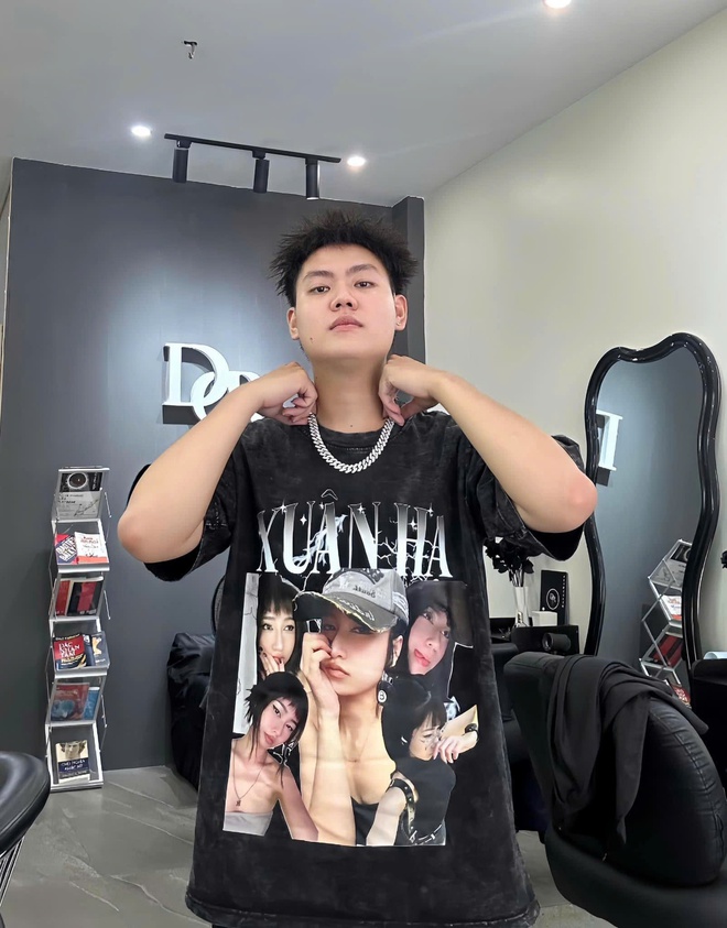 Nhà trọ của Công bị bay mất mái, đồ đạc hư hỏng nặng. (Ảnh: NVCC)