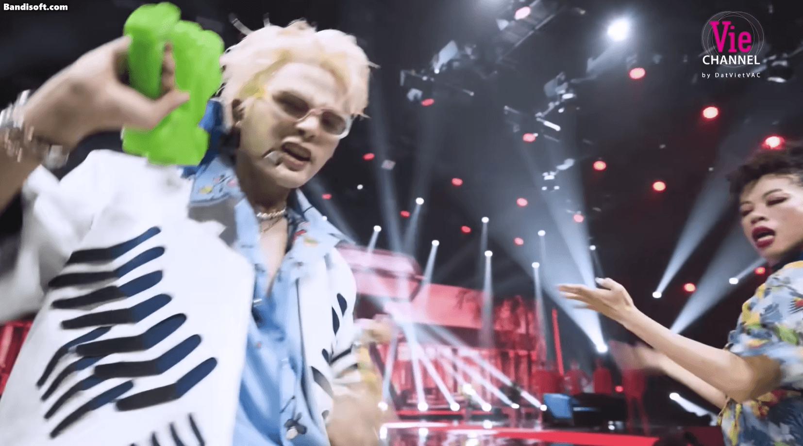 Team Atus có nhiều khoảnh khắc cận cảnh bùng nổ