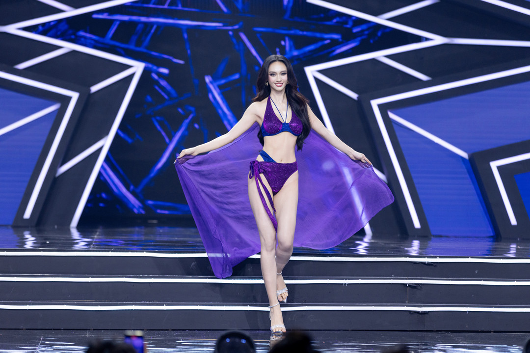 Vũ Thúy Quỳnh tự tin catwalk khi từng có kinh nghiệm thi nhan sắc và làm người mẫu trước đó.