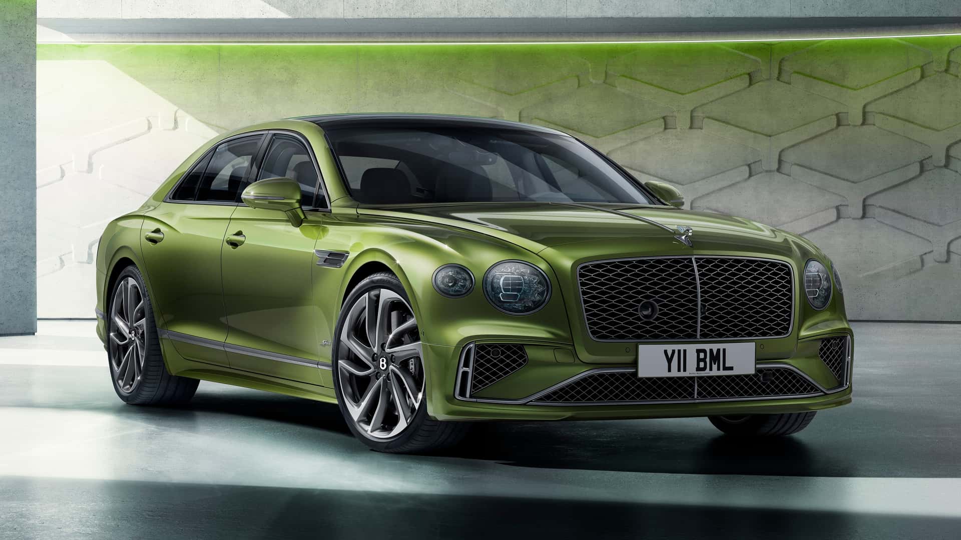 Với lịch mở bán toàn cầu khởi động từ cuối năm nay, Bentley Flying Spur 2025 có thể chào hàng giới đại gia Việt Nam trong khoảng đầu năm sau. Ảnh: Bentley
