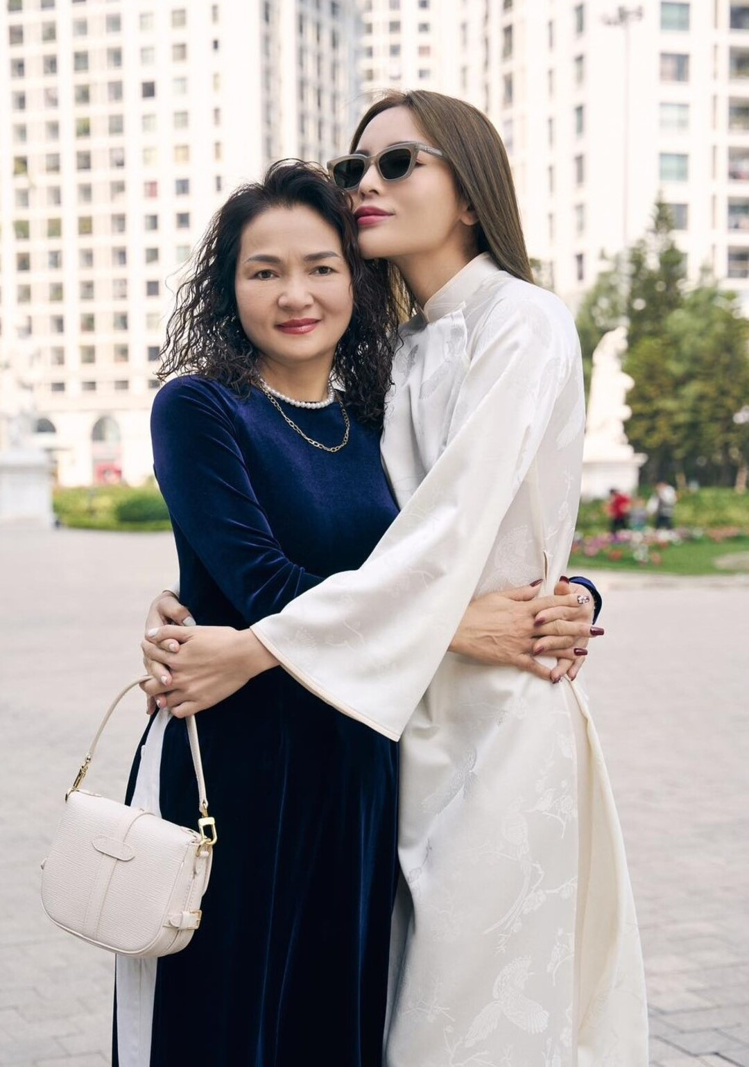 Cha mẹ Kỳ Duyên kinh doanh áo cưới và anh trai là một kỹ sư công nghệ thông tin.