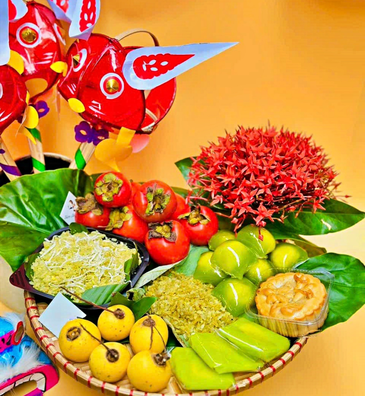 Xôi cốm là một trong những món ăn không thể thiếu trên mâm cỗ tết Trung thu. Ảnh: Nguyen Ha