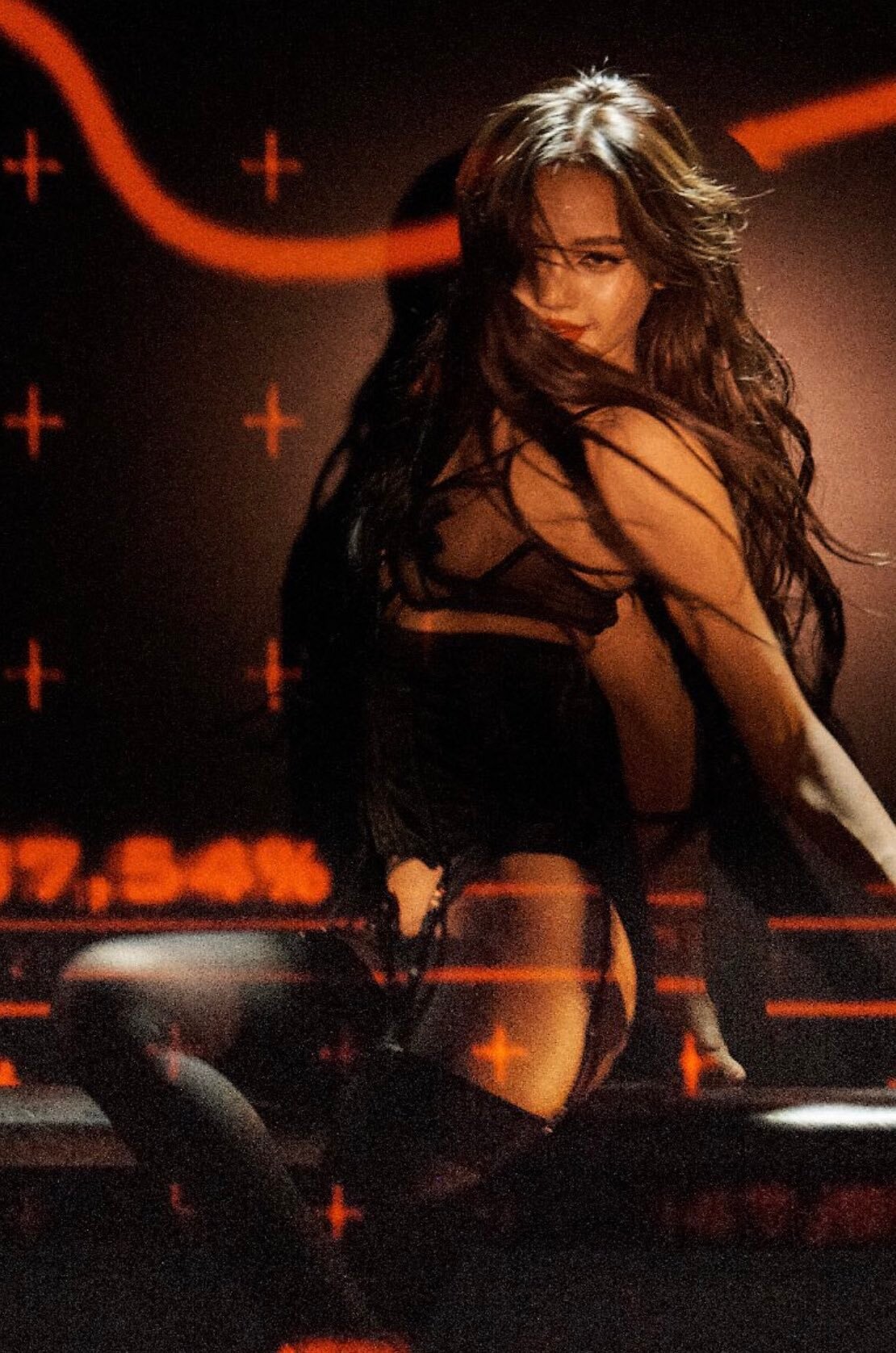 Buổi diễn của Lisa tại Crazy Horse đã gây sốc với khán giả toàn cầu.