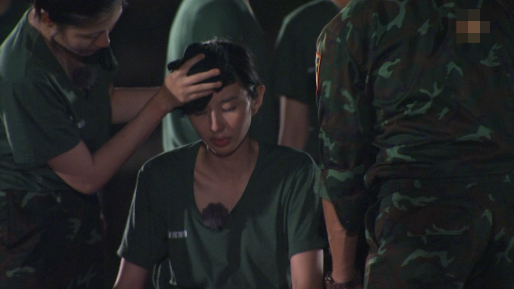 Nàng hậu nhanh chóng được chăm sóc sức khỏe kỹ càng.