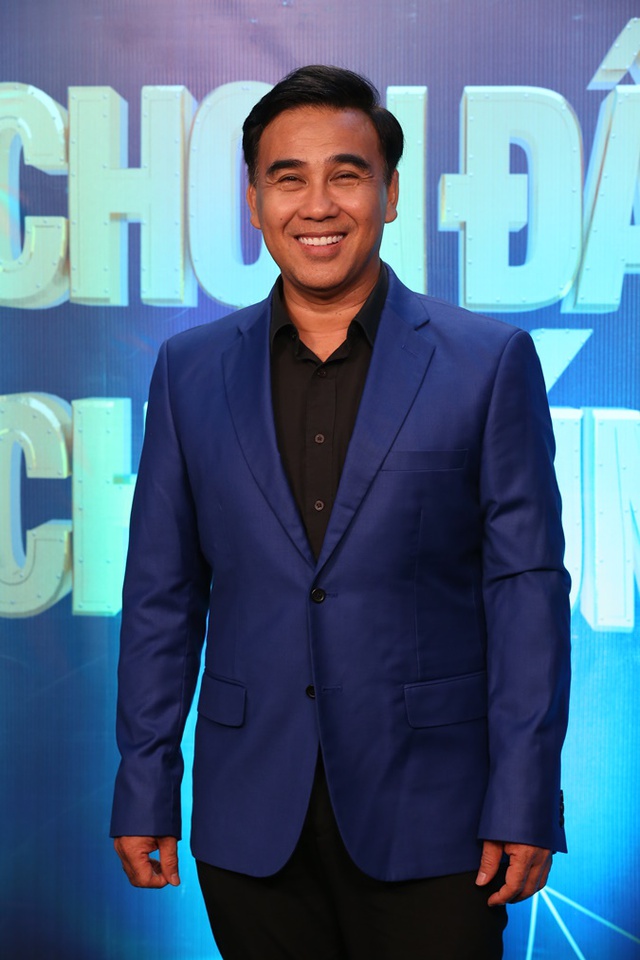 Vào năm 2017, Quyền Linh từng chia sẻ tiền cát xê cho vai diễn phụ đã gần đủ tiền mua một chiếc xe ô tô