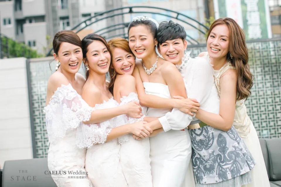 Hội chị em thuộc nhóm 7 Flowers với Trần Kiều Ân cũng góp mặt trong dàn phù dâu tiễn cô bạn thân về dinh trong hôn lễ dự đoán sẽ gây sốt MXH