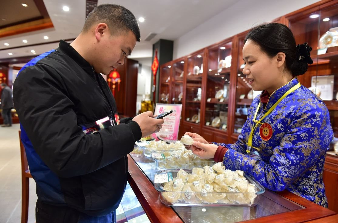 Trung Quốc tiêu thụ đến 80% sản lượng yến sào toàn cầu.