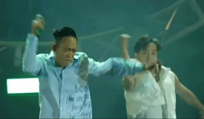 Duy Mạnh biểu diễn Tôi Là Dây 37 nhưng điều khán giả tập trung nhất chính là vũ đạo của anh