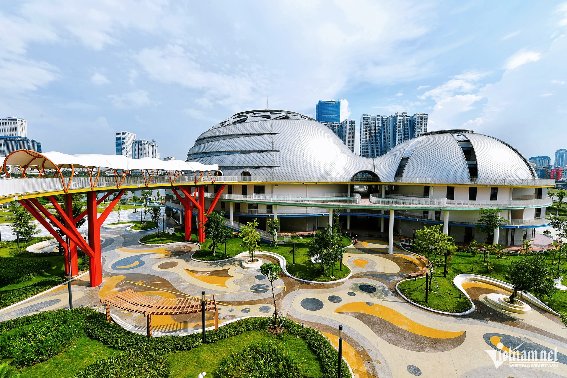 Dự án được UBND thành phố phê duyệt thời gian thực hiện từ năm 2020- 2024 (60 tháng); khởi công ngày 19/11/2021 và hoàn thành công tác xây dựng, lắp đặt thiết bị ngày 30/6/2024 (tính từ năm 2020 là 54 tháng), rút ngắn 10% thời gian thực hiện. 