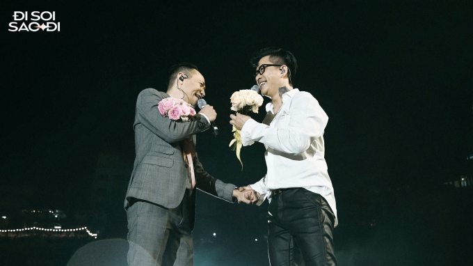 Liveshow “lịch sử” của Tuấn Hưng - Duy Mạnh thu hút đến hơn 1 triệu lượt xem trên các nền tảng MXH