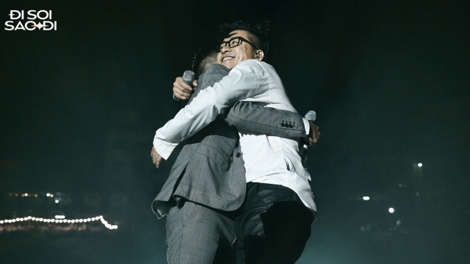 Sau tất cả, cặp đôi “dôi và trễu” (trêu và dỗi) đã “gương vỡ lại lành” sau 14 năm