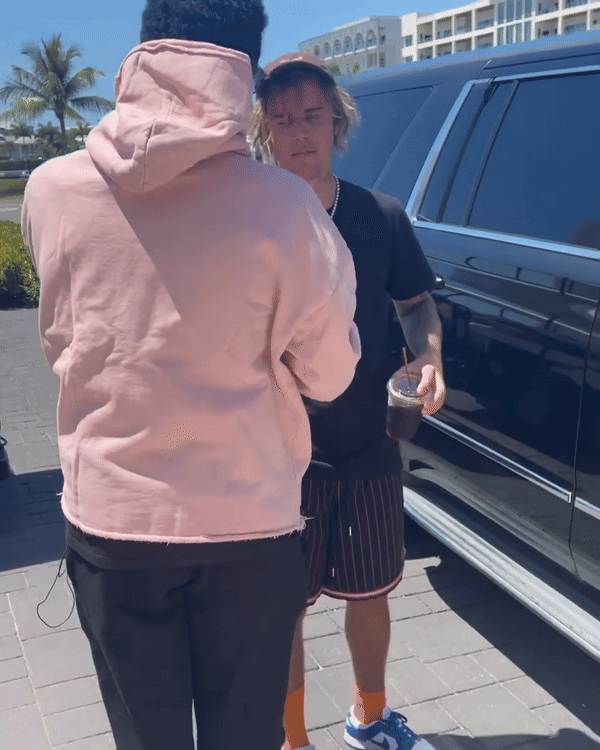 Justin Bieber sợ hãi, run rẩy khi bị Diddy quấy rối công khai vào năm 2021