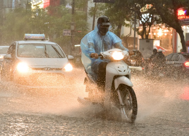 Không khí lạnh tràn về sẽ gây mưa dông ở Bắc Bộ (Ảnh: Việt Hùng).