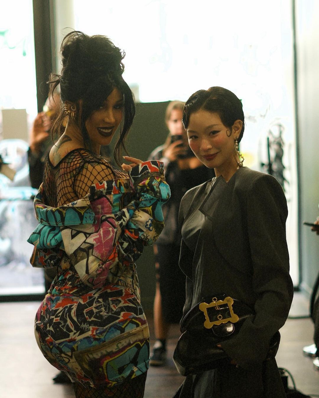 Nữ YouTuber được gặp gỡ Cardi B.