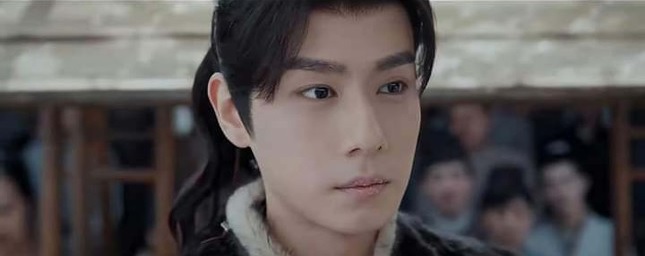 Hồ Nhất Thiên trên phim bị phong ấn nhan sắc.