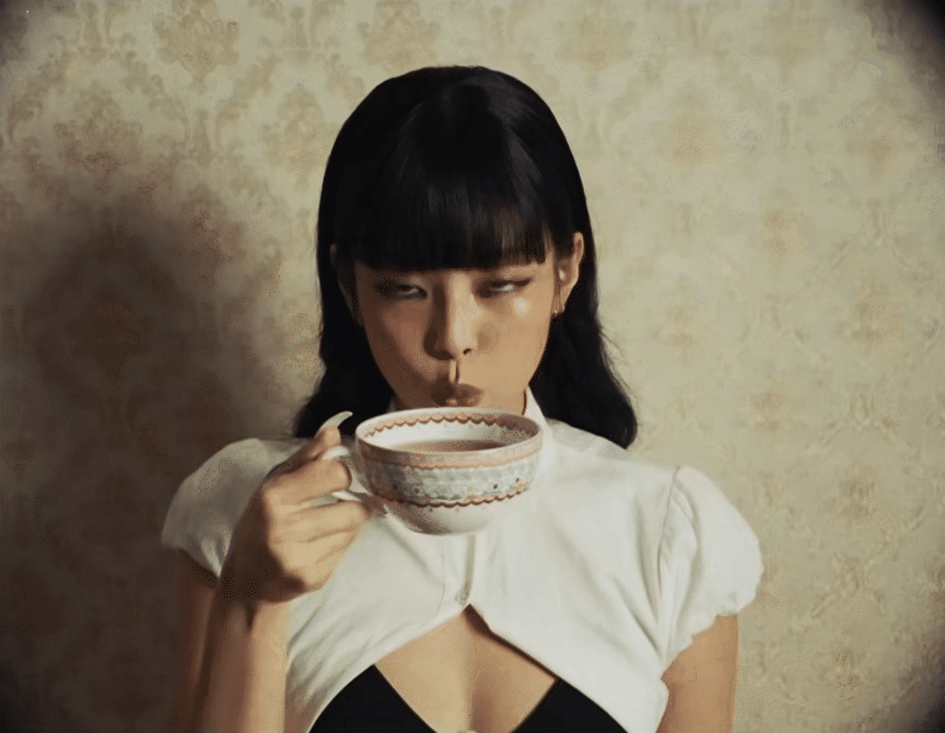 MV Mantra sắp tới hứa hẹn nhiều ẩn số thú vị, là sức sáng tạo, tư duy nghệ thuật độc đáo của Jennie