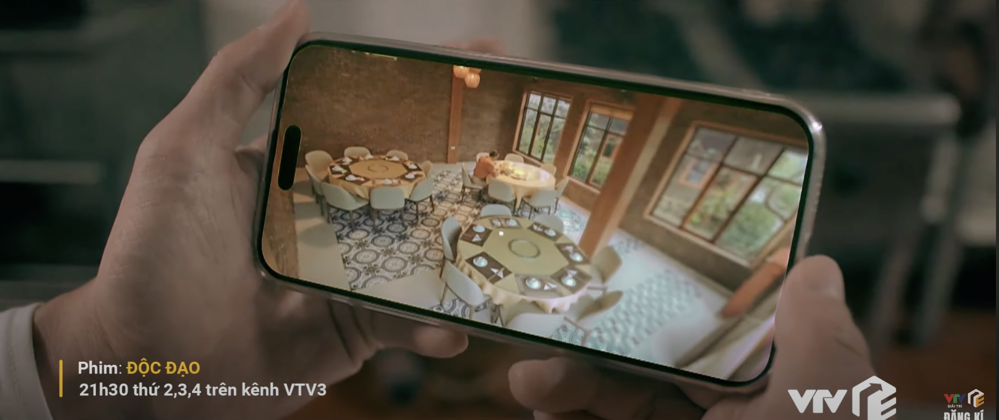 ...và mặt trước không hề khớp nhau về thương hiệu