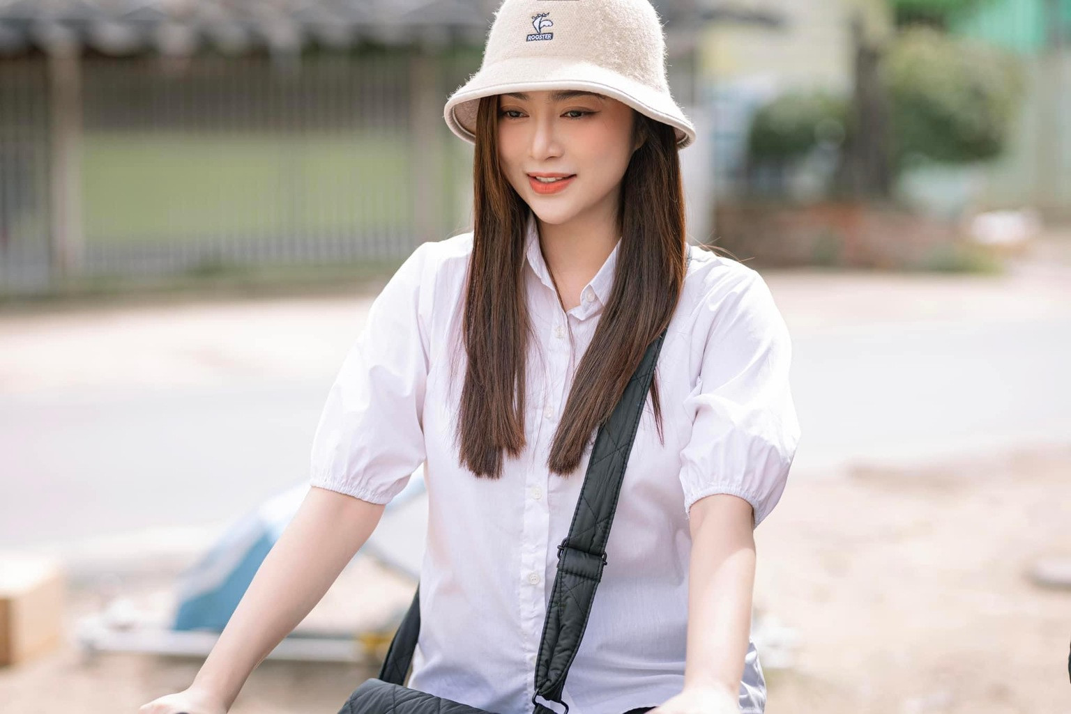 Trước khi kết hôn, Thanh Trúc khá lận đận tình duyên. Cô từng có mối tình kéo dài 6 năm với diễn viên Khương Ngọc. Sau đó, chuyện tình đổ vỡ khiến nhiều khán giả tiếc nuối. 