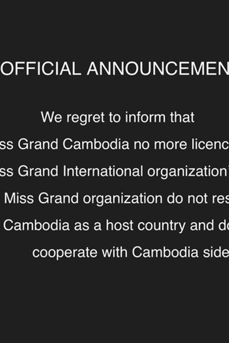 Thông báo bằng tiếng Anh trên fanpage chính thức của các tổ chức.