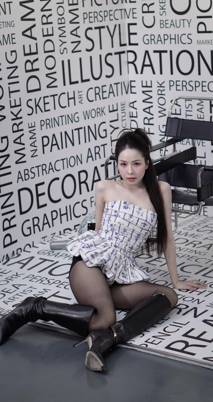 Thỉnh thoảng, Trâm Anh cũng “đốt mắt” cộng đồng mạng với những bức ảnh bikini khoe body đầy nóng bỏng.