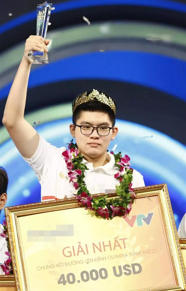Chiến thắng của Nguyễn Hoàng Khánh tại Chung kết năm thứ 21 đã giúp Quảng Ninh xác lập kỷ lục khi có đến 3 Quán quân Olympia.