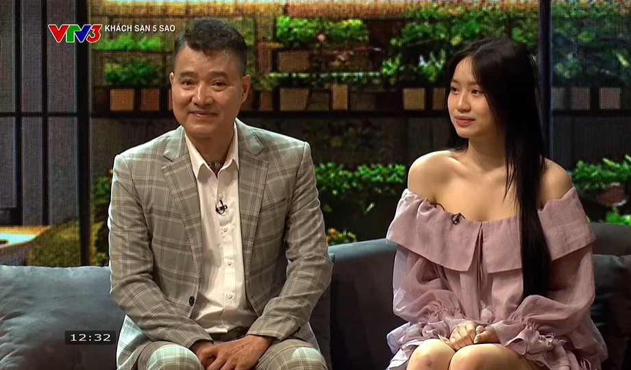 Hồng Sơn và con gái Khánh Vy.