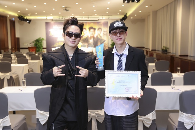 Tùng Dương và Double2T