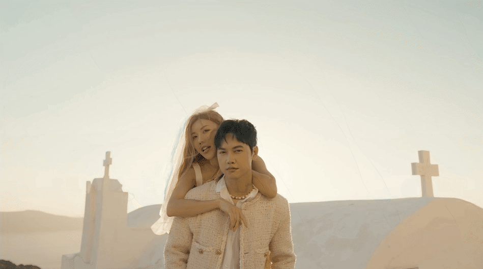 Trang Pháp công bố danh tính chồng tương lai chính là... anh trai tóc hồng JSOL