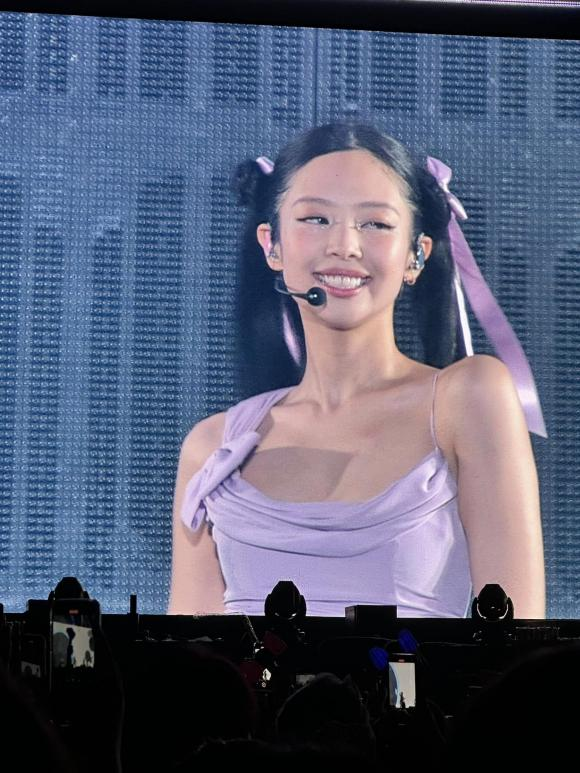 Loạt khoảnh khắc của Jennie được Bảo Thy chia sẻ trên trang cá nhân