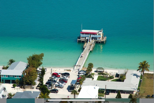 Cầu cảng trên đảo Anna Maria trước…