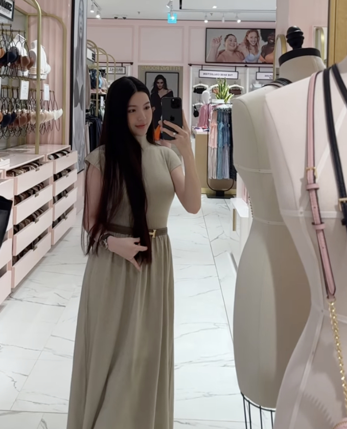 Thanh Huyền lộ vóc dáng sau sinh