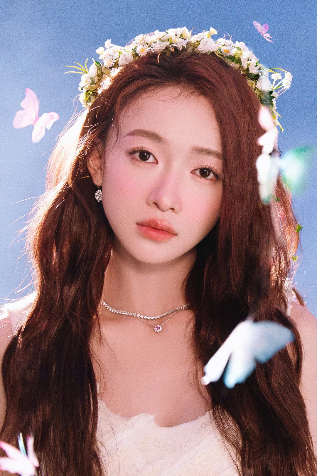 Công ty quản lý phải chi ra hàng chục tỷ đồng để đền bù, xoa dịu đoàn phim giúp Ngô Cẩn Ngôn. Sau khi sinh con, nữ diễn viên phải làm bù để trả lại số tiền này cho công ty