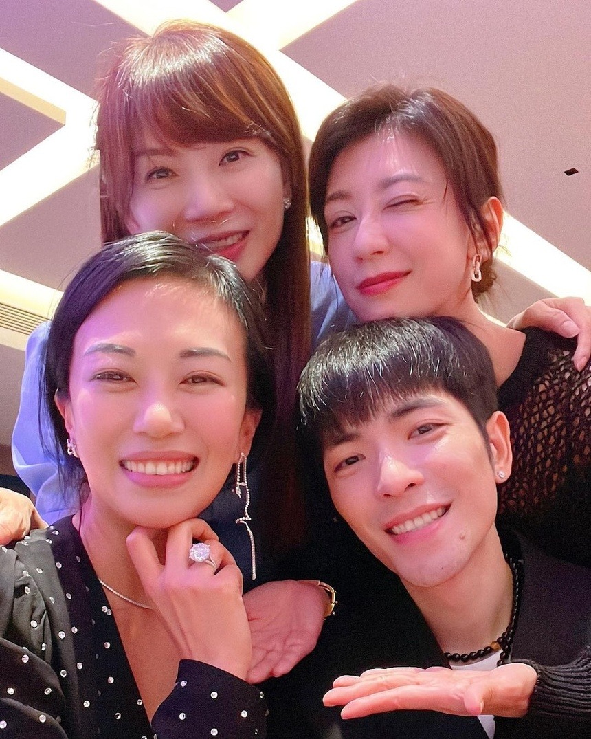 Chiếc nhẫn kim cương hơn 13 carat mà Tiêu Kính Đằng cầu hôn Lâm Hữu Huệ