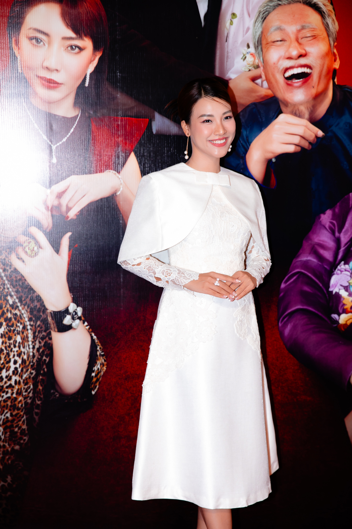 Hoàng Oanh được cho là nguồn cơn gây nên drama HIEUTHUHAI, Trường Giang, Ngô Kiến Huy và Cris Phan chen hàng